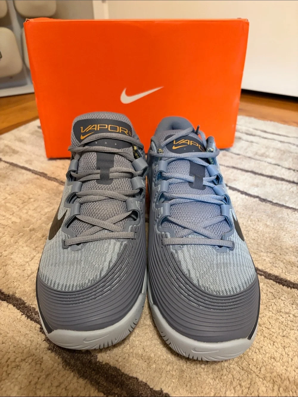 Nike NEW Men’s Zoom Vapor Pro Tennis Shoe- Light Gray & Slate with Peach Swoosh